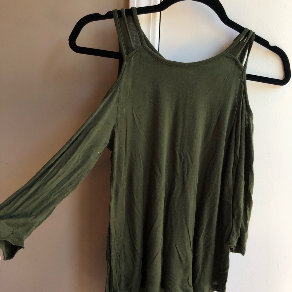Buckle Army Green cutout shoulder top